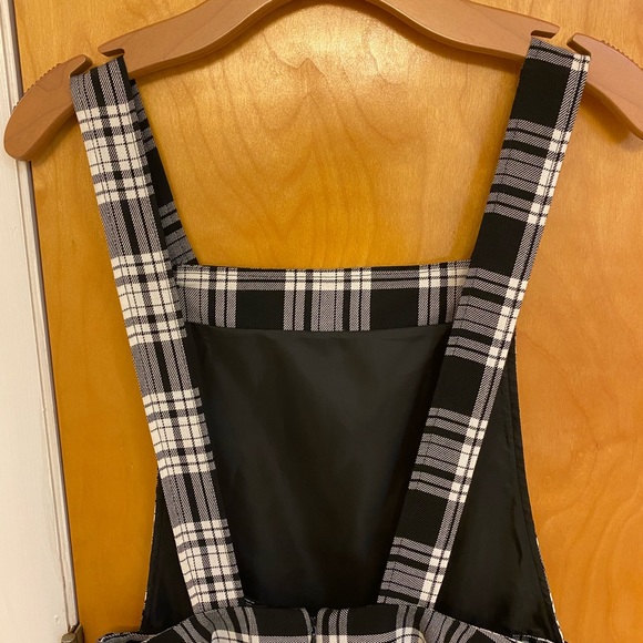 Pleated Romper - Picture 3 of 3
